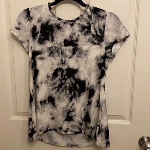 Black and white tie dye top. Size XL